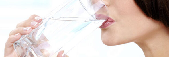 ¿Por qué la mejor dieta para adelgazar debe incluir mucha agua?